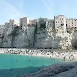Diamond Tropea